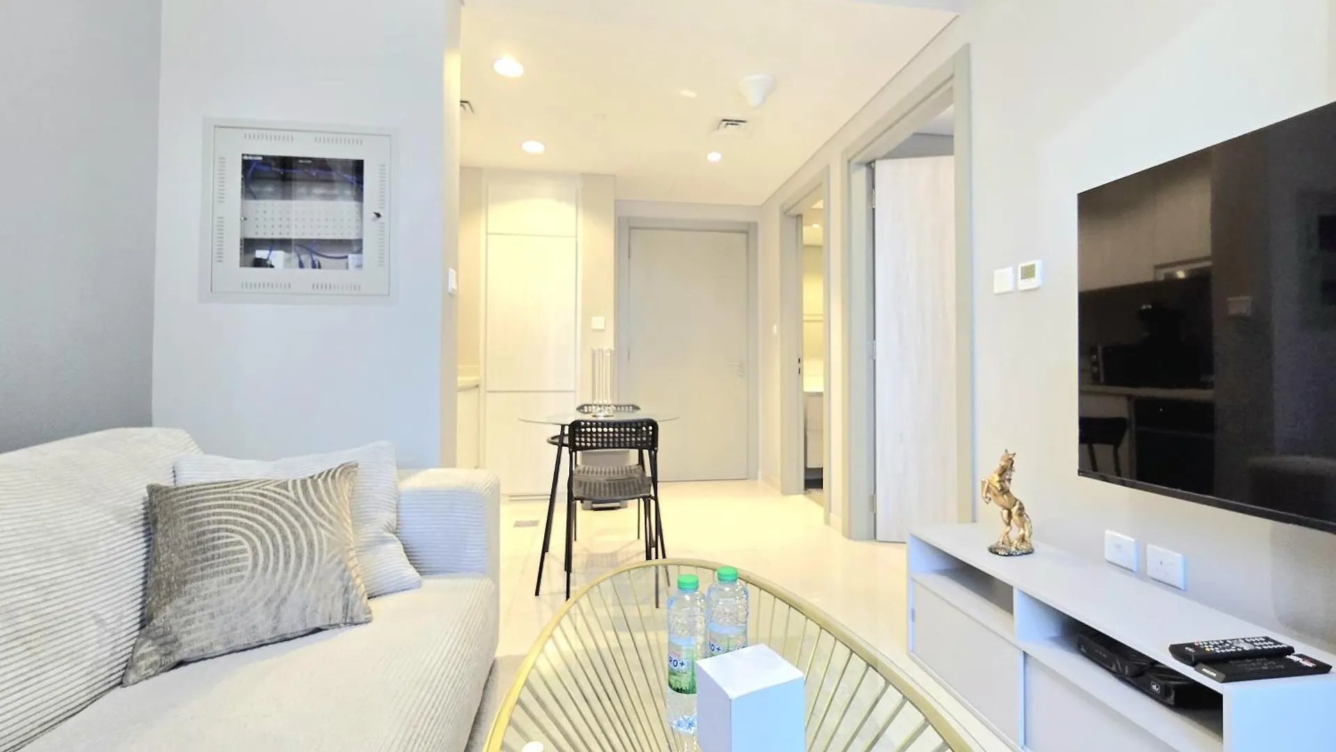 Apartment Kazan Homes - Plush 1Br With Balcony Close To Burj Khalifa And Dubai Mall - Business Bay
