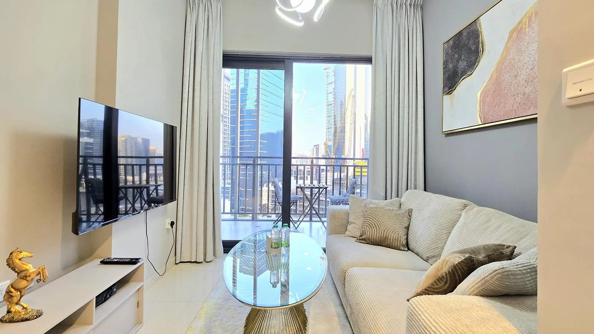 Kazan Homes - Plush 1Br With Balcony Close To Burj Khalifa And Dubai Mall - Business Bay United Arab Emirates