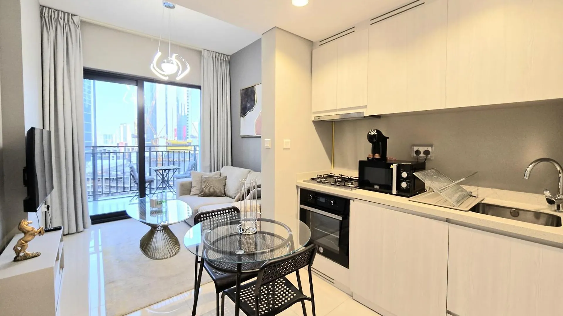 Kazan Homes - Plush 1Br With Balcony Close To Burj Khalifa And Dubai Mall - Business Bay 0*,